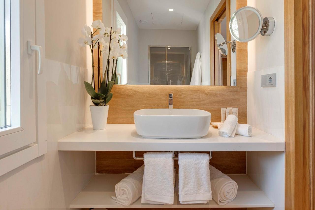 Hotel Boutique Mirlo Barcelona Exterior foto Bathroom