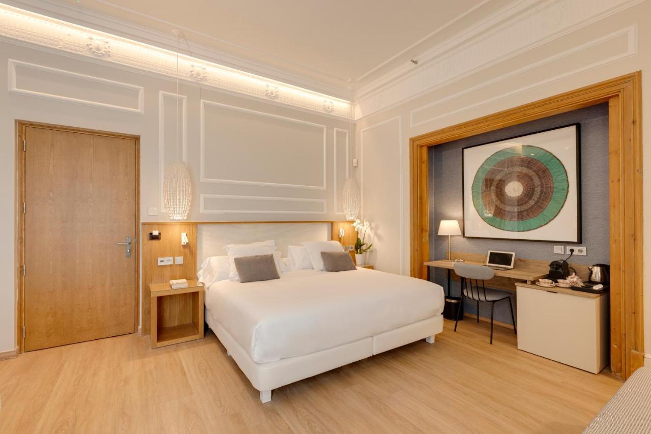 Hotel Boutique Mirlo Barcelona Exterior foto Deluxe Room